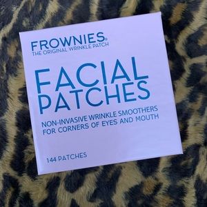 Frownies facial patches